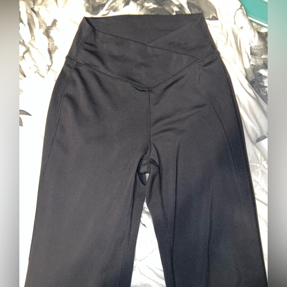 Halara Criss Cross Waist flare leggings